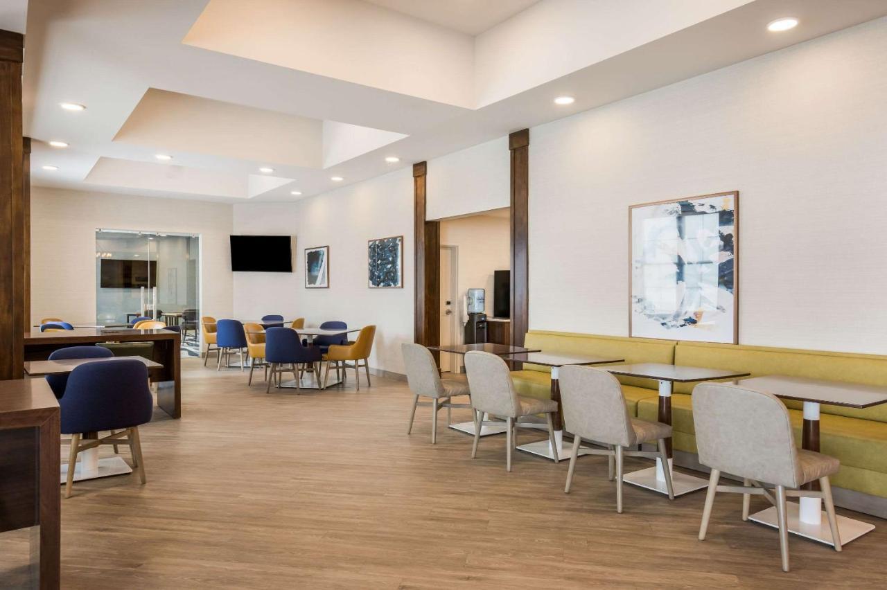 Mainstay Suites Gaylord Buitenkant foto